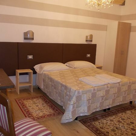 Romagnoli 36 Hotel Verona Bagian luar foto